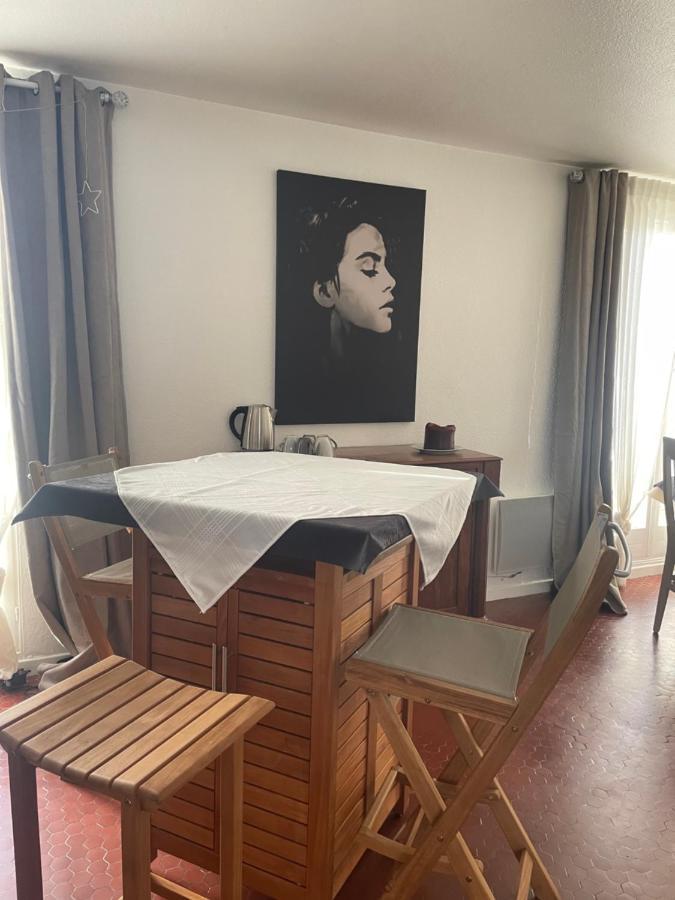 Bed and Breakfast Les Terrasses Des Gardies Pignan Exterior foto